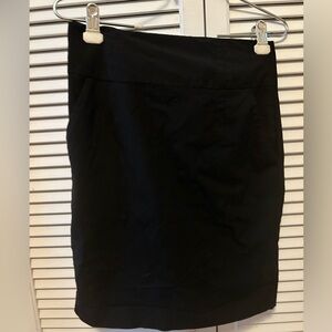 Banana Republic Black Skirt with Pockets - Size 4
